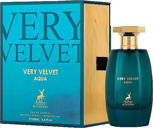 Πολύ βελούδινο γαλάζιο